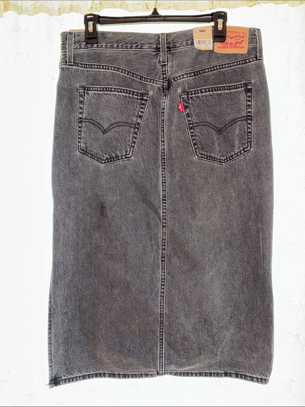 NWT Levi's Grey/Black Washed Denim Midi Skirt with Back Pockets Sz 30
